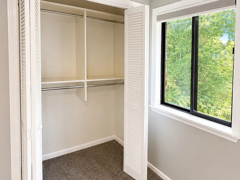 23 Lake Dr #F8 — Photo 16