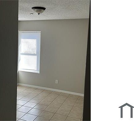 4th image of 1932 Woodhall Way