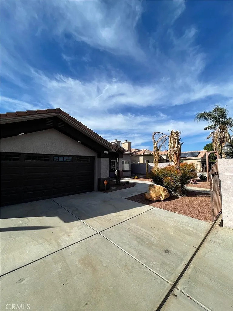 4 bed, 1906 sqft, $3,900 — Photo 3
