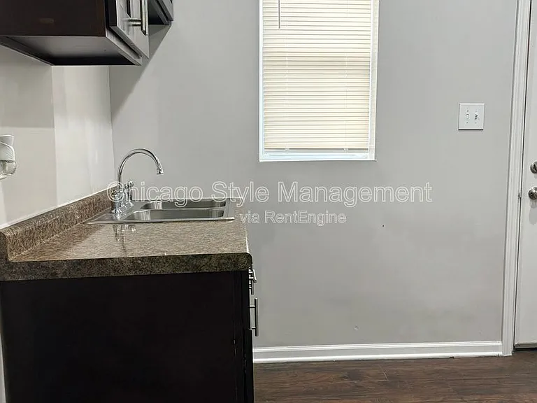 353 E 55th Pl #2S — Photo 6