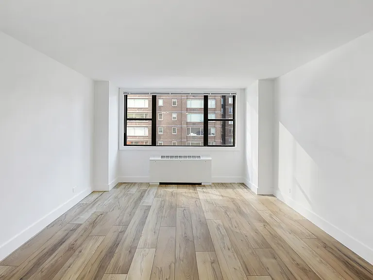 315 W 57th St #16E — Photo 3