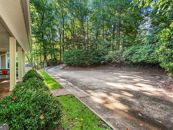 3rd image of 540 Hall Dr