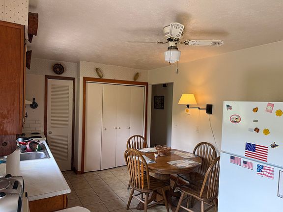 3rd image of 1319 Green Valley Rd