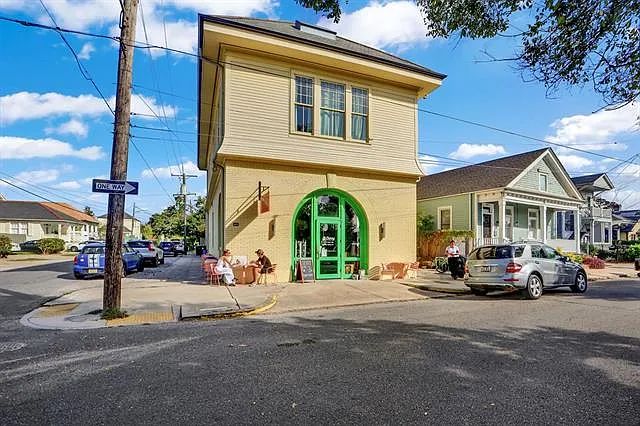 Building Photo - 4877 Laurel St #C