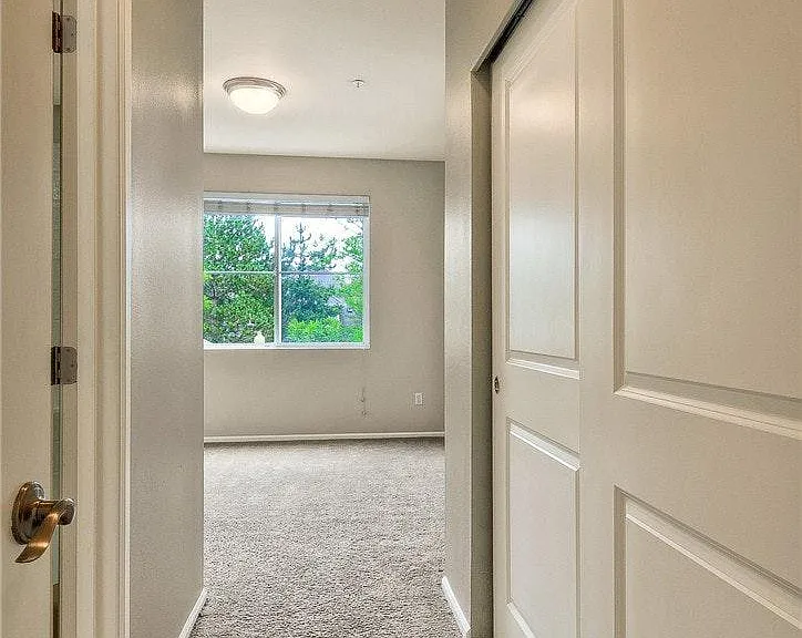 525 225th Ln NE #D-201 — Photo 16