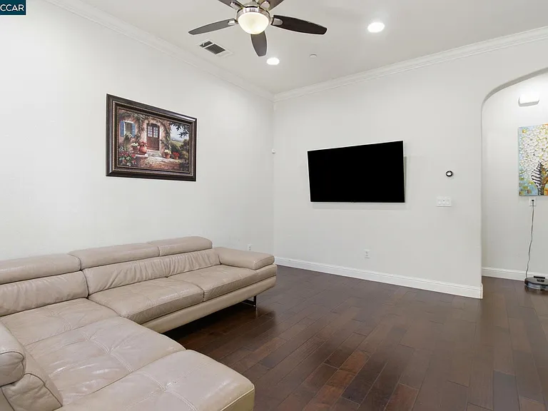 1365 Bayberry View Ln — Photo 10