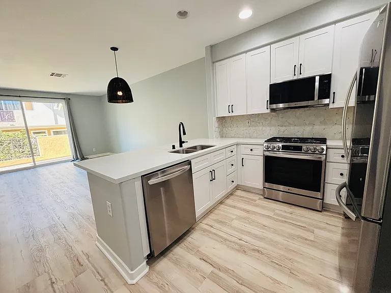 19595 Orviento Dr — Photo 3