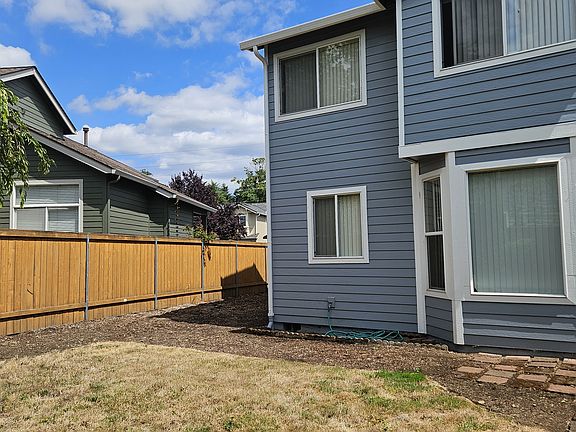 5th image of 1214 SE 179th Ave