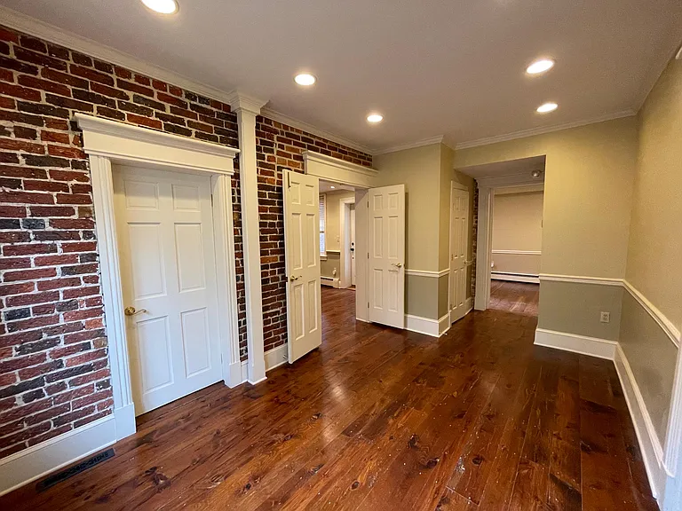 12 E Market St #1 — Photo 10