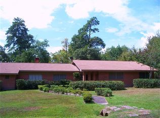 201 Hillcrest Dr, Conroe, TX 77303