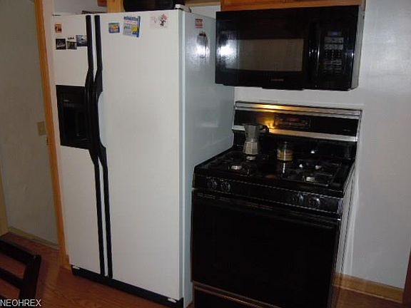 4th image of 3415 Grovewood Ave