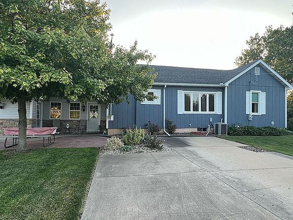 5th image of 601 W Stanton St