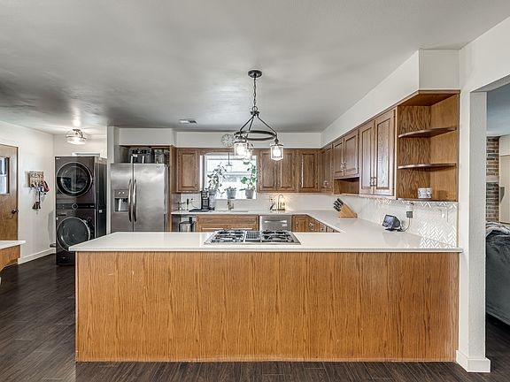 3rd image of 3024 Shadybrook Dr