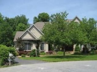 350 Silverwood Dr, Lititz, PA 17543