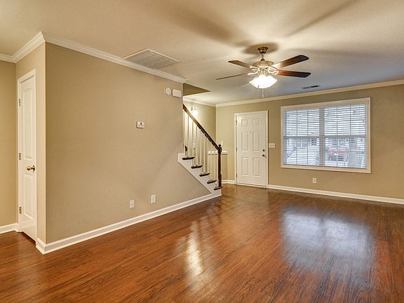 4th image of 320 Sam Houston Cir