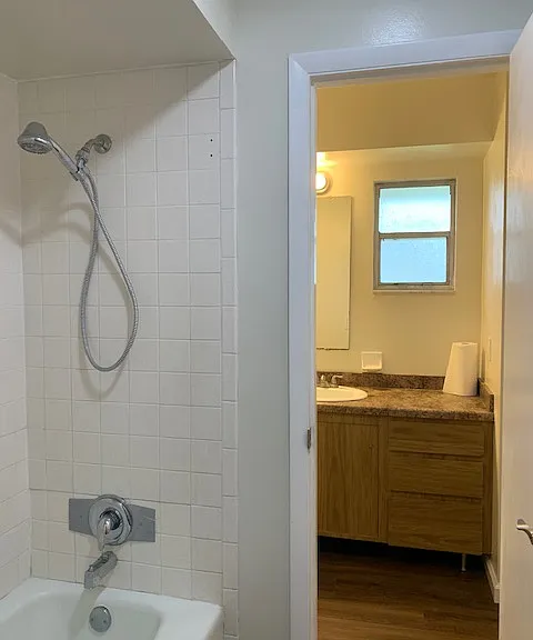2515 Holly Rd — Photo 10