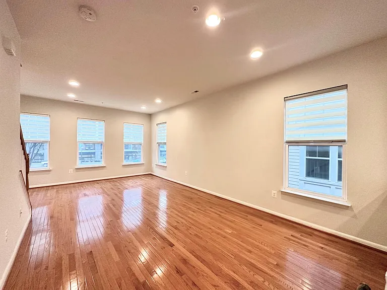 127 Decoverly Dr — Photo 9