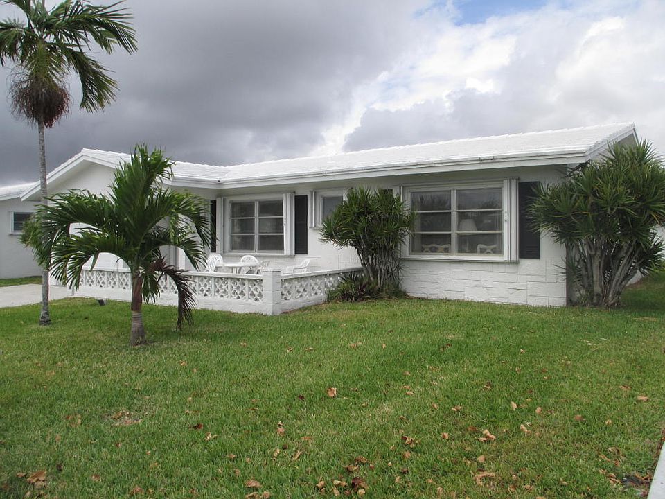 1st image of 2109 SW Park Dr