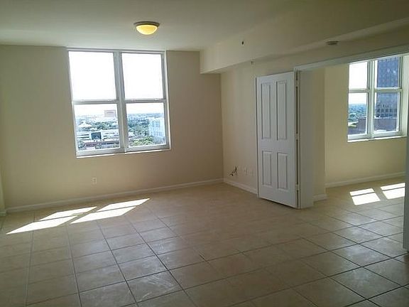 2nd image of 511 SE 5th Ave APT 1506