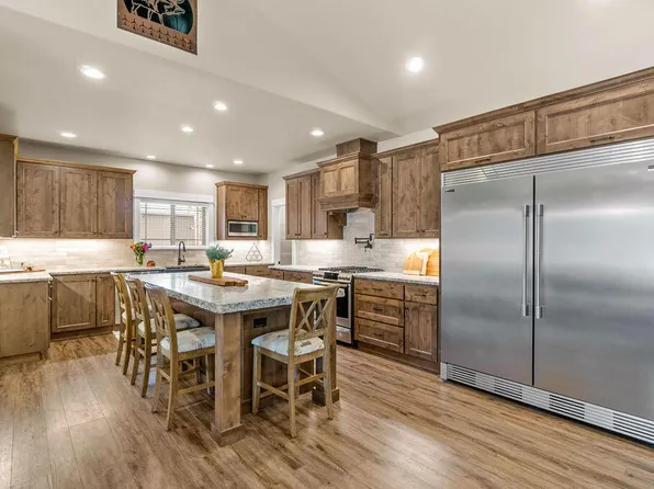 19435 Calico Rd, Bend, OR 97702