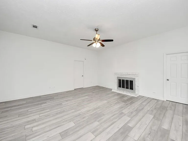 4922 E Laureldale Dr — Photo 7
