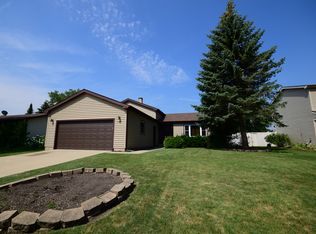342 Somerset Dr, Streamwood, IL