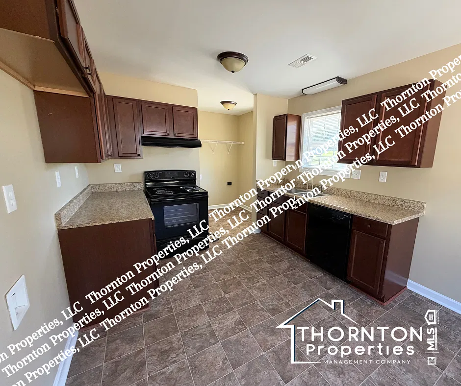 3 bed, 1100 sqft, $1,150 — Photo 2