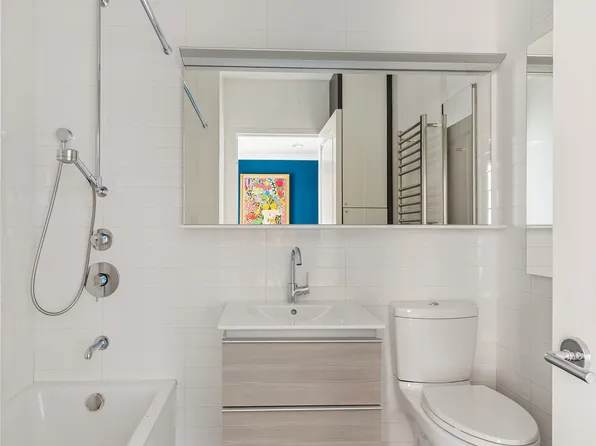 300 East 77th Street image 13 of 19