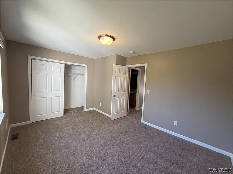 723 Robin Rd — Photo 10