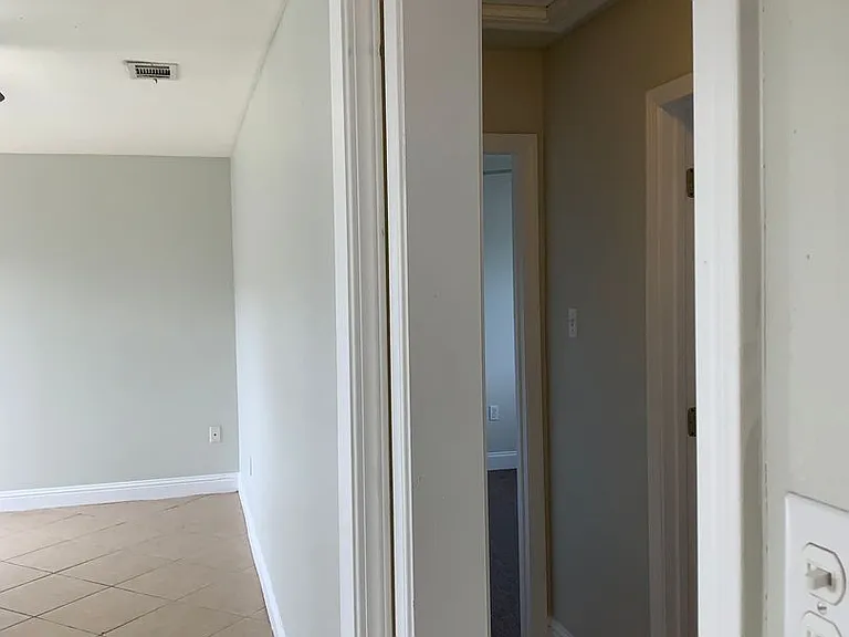 510 Chalmette Ave #12 — Photo 17