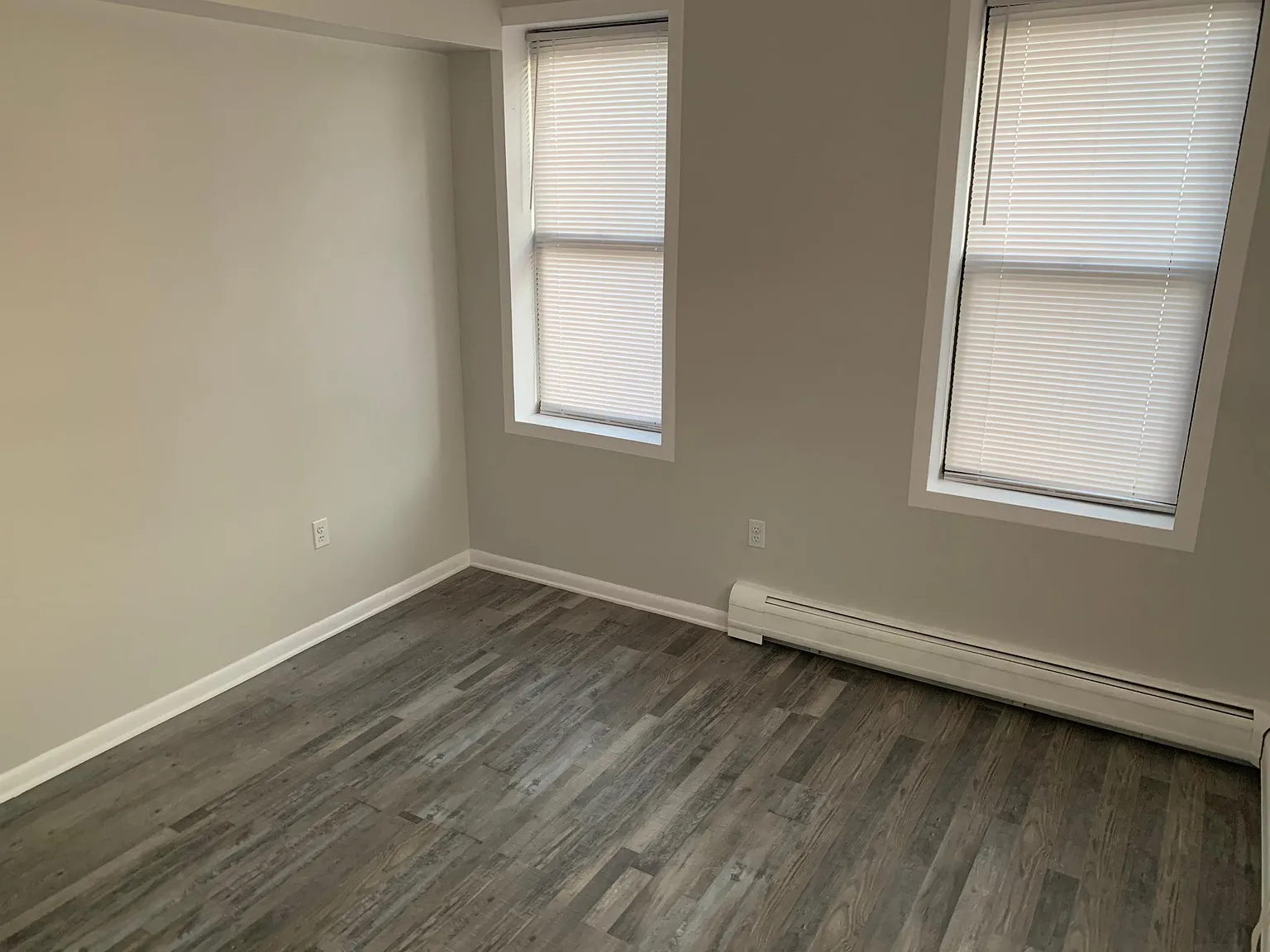 7104 Hudson Ave — Photo 3