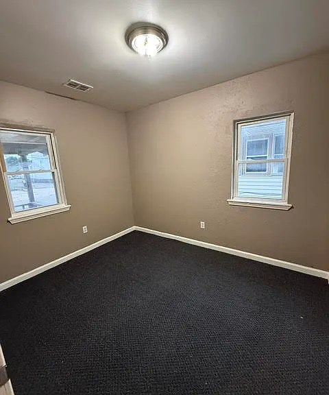 3214 S Grand Traverse St — Photo 9