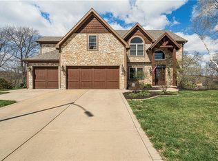 3950 21st St, Leavenworth, KS 66048