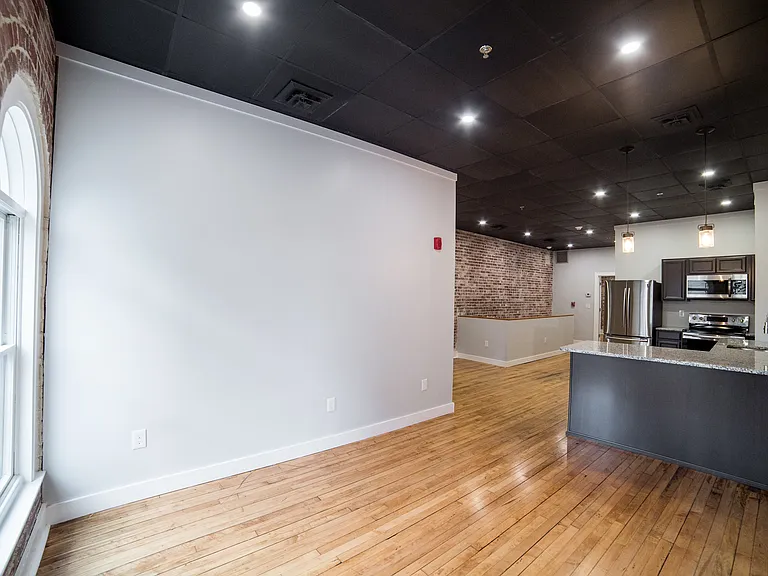 22 State St #4 — Photo 7
