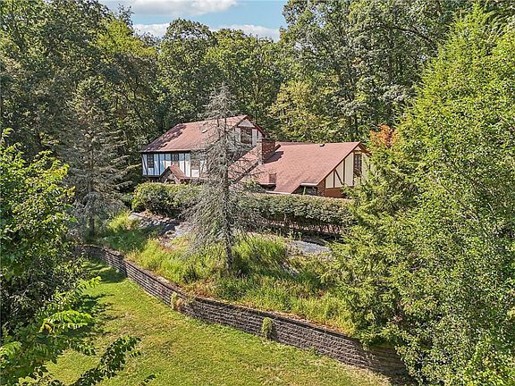 2nd image of 4190 Tamarack Ln