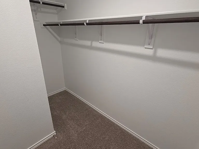 347 Boxwood Dr — Photo 21