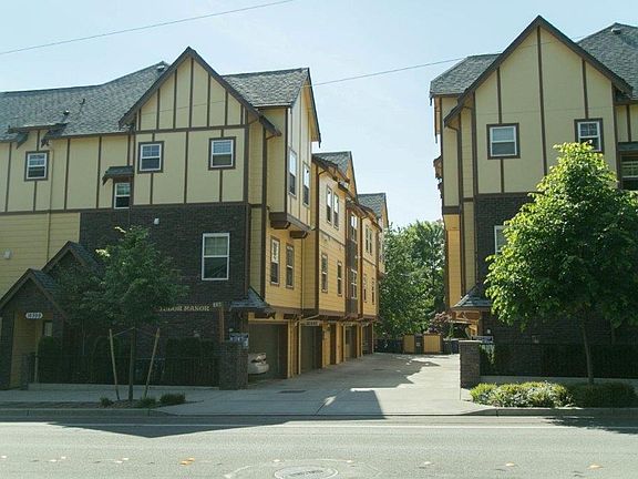 2nd image of 16552 NE 84th Ct #3G
