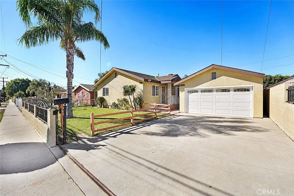 3 bed, 1450 sqft, $3,495 — Photo 1