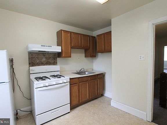 4th image of 325 W Earlham Ter