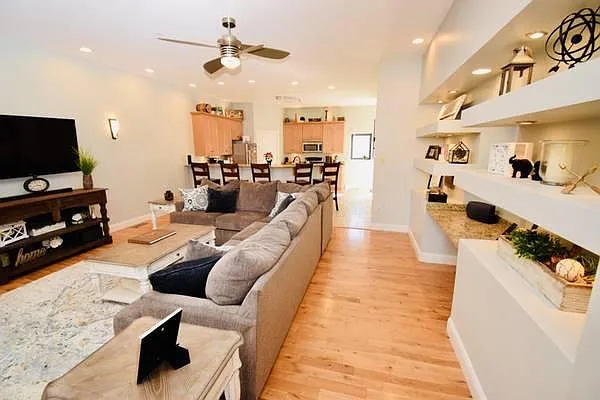 4376 Olive St — Photo 2