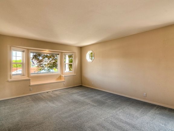4th image of 418 Farrelly St
