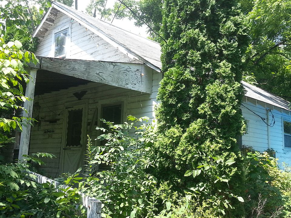 1st image of 246 E Cherry St