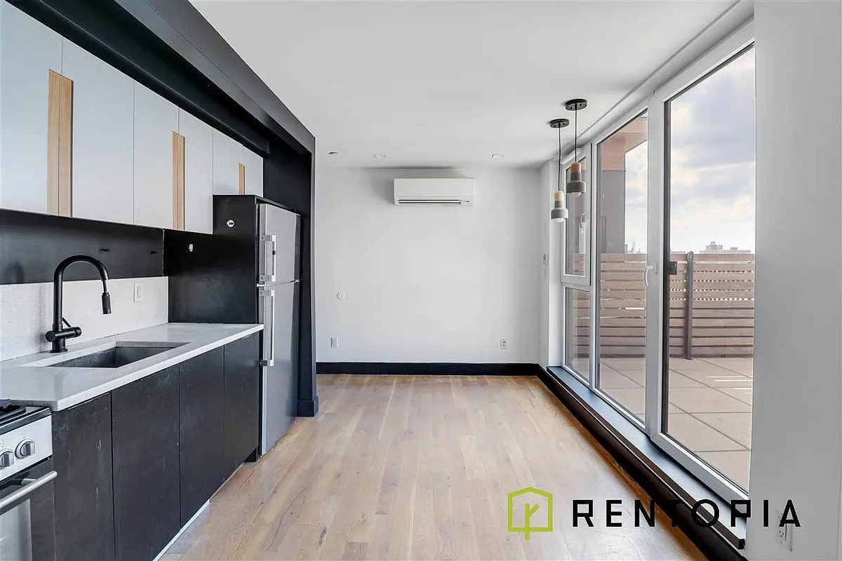 Building Photo - 832 Lexington Ave #602C