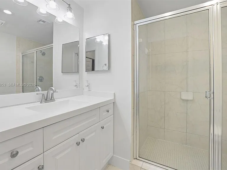 6831 SW 44th St #205 — Photo 20