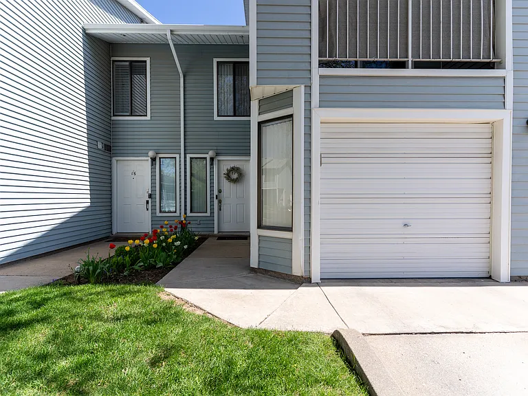 426 N Orchard Dr #17 — Photo 2