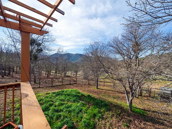 10376 Sterling Creek Rd, Jacksonville, OR 97530