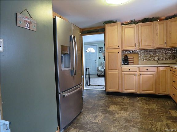 4th image of 2574 Sunset Dr