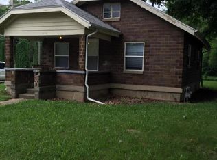 909 N Red Bud Trl, Buchanan, MI 49107