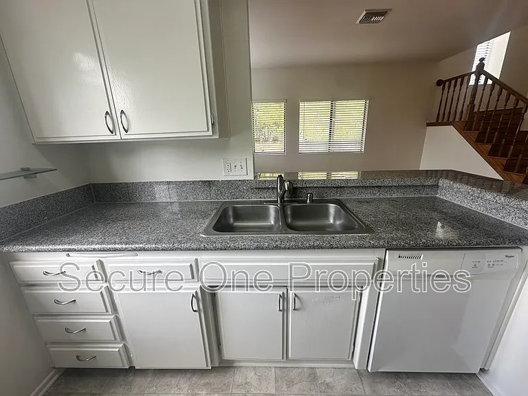 86 Maegan Pl #5 — Photo 5