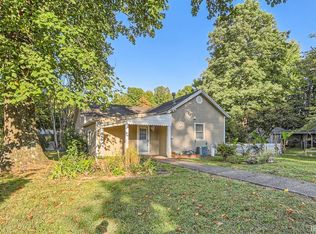 212 W 3rd St, Newburgh, IN 47630